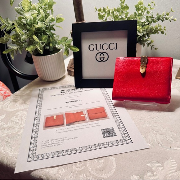 🍁PRICE DROP🍁 GUCCI‎ Diana Python Leather Wallet - Picture 1 of 15